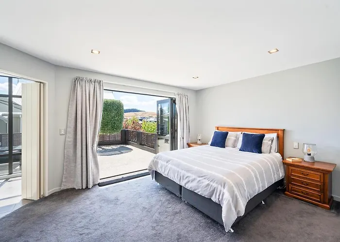 Ironside Lakeview Townhouse Holiday home