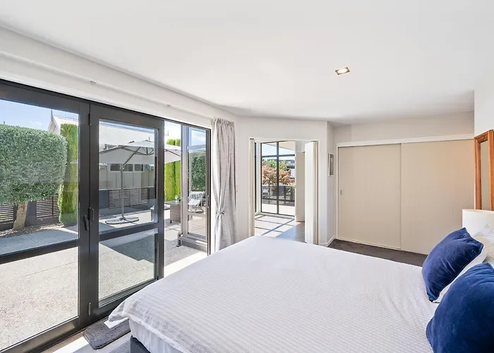 Ironside Lakeview Townhouse *